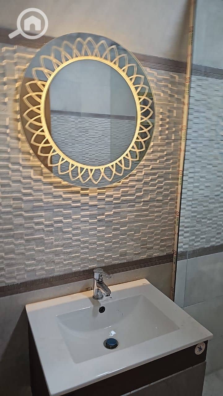 24 bb801936-0f39-410f-9f0e-f2b5b7d4d155. jpeg