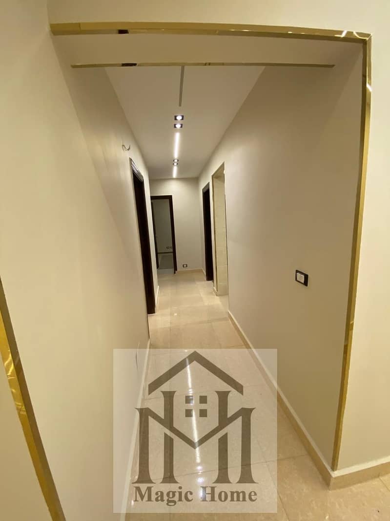 9 b8ee8dec-edab-475c-b8fb-7e9346117260. jpg