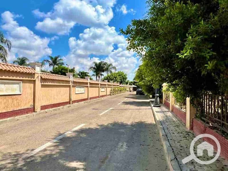 10 749b4b94-46ad-486d-afa9-6675e8612211-1_all_697581. jpg