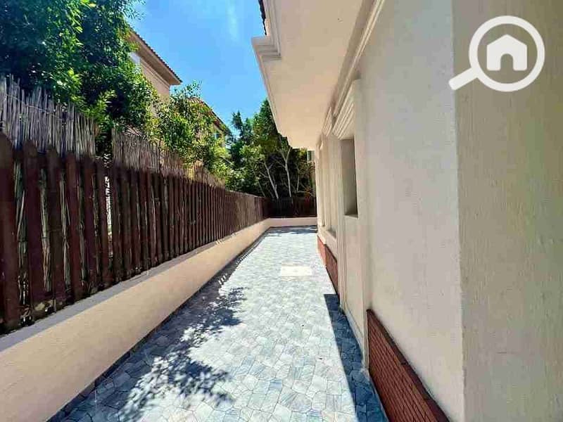 12 749b4b94-46ad-486d-afa9-6675e8612211-1_all_697723. jpg