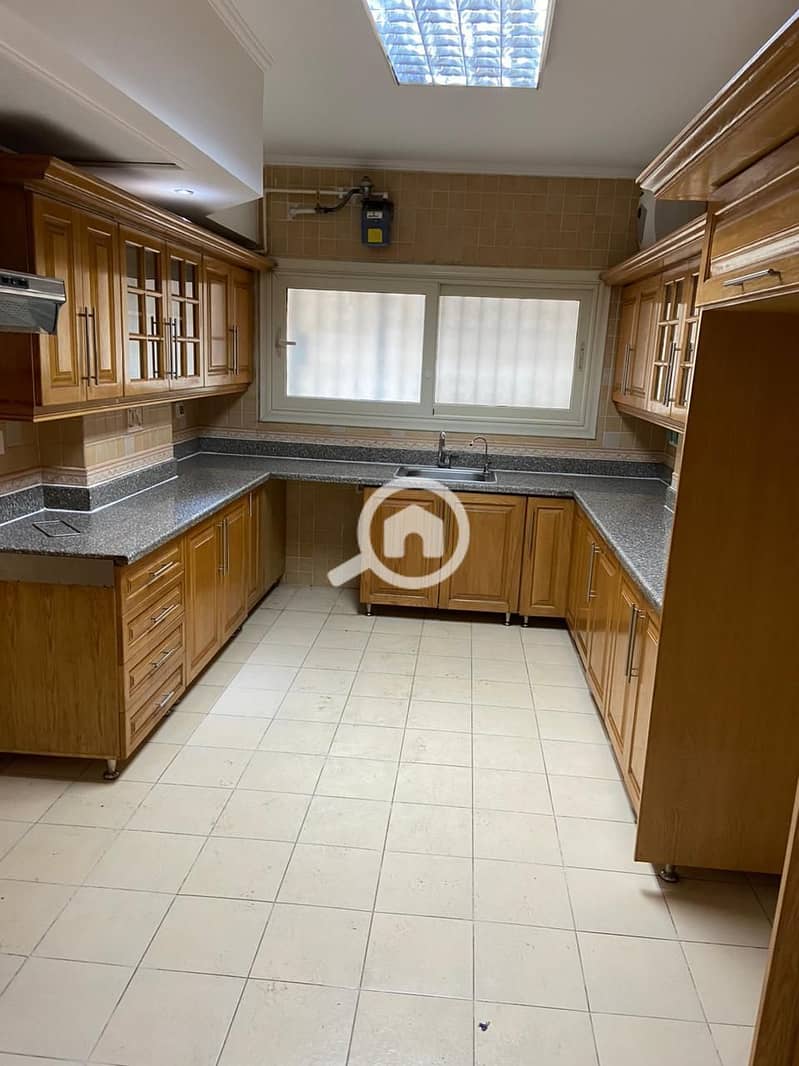 4 a3ca8bf2-bc6a-47e8-bac2-990fd7be4296. jpeg