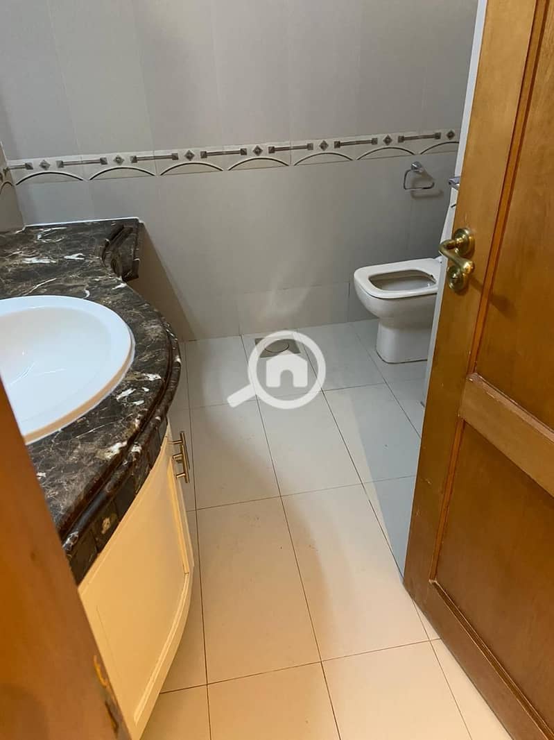 9 4996b10a-c174-4b75-893b-bbb5d3bbc125. jpeg