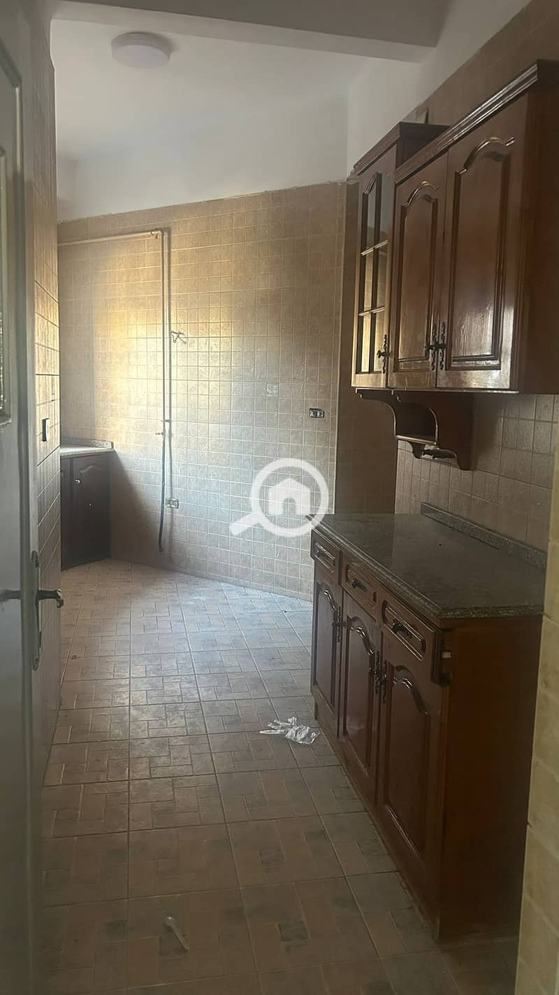 4 3e81023e-26b7-4b40-808b-c0b59c0a0d7d. jpeg