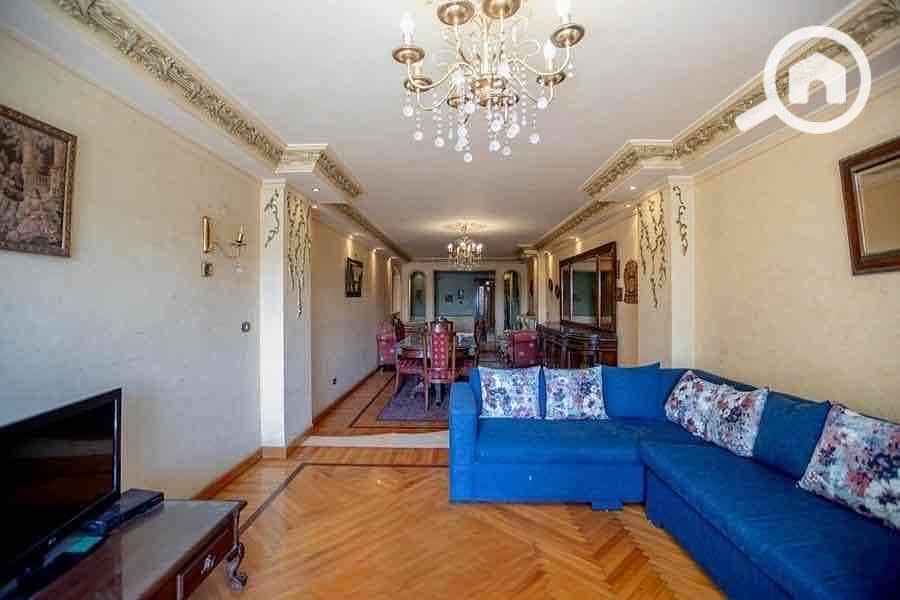 2 c7630b9e-949f-434c-a207-8c0cd04ca2a1. jpg