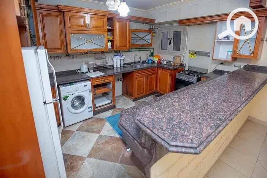 12 c7e4f734-5b0b-4df3-91a0-b8b54ab5bf4d. jpg