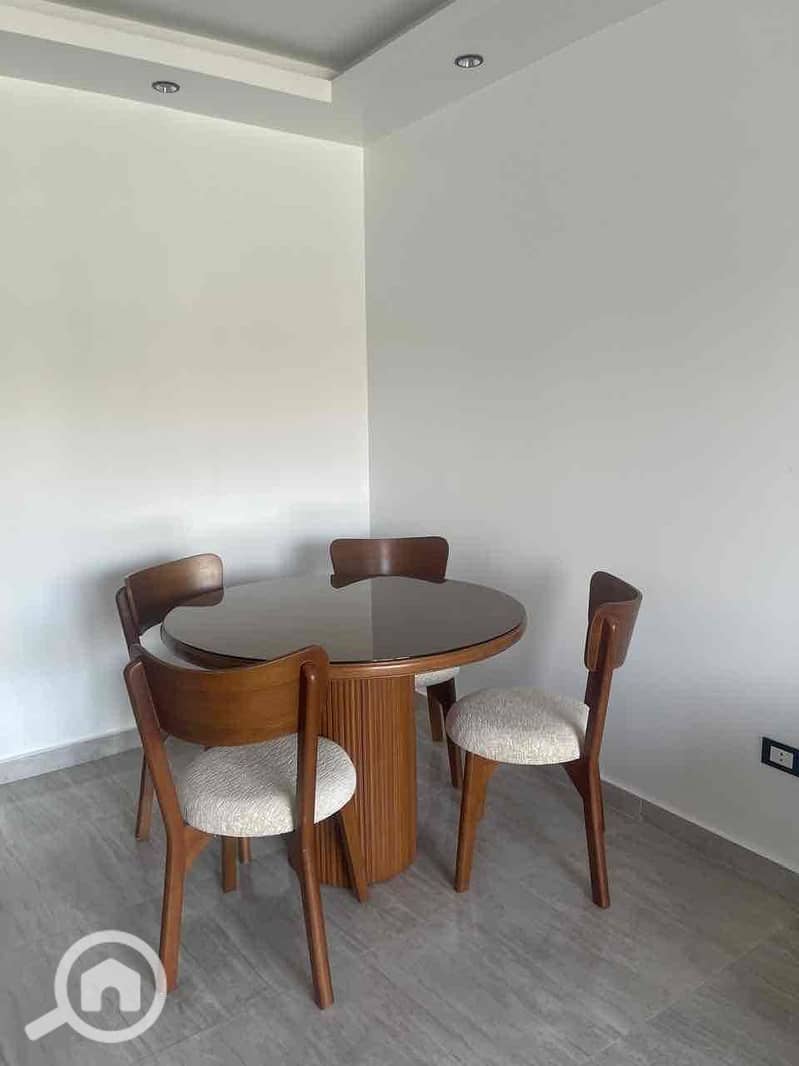 4 edaa6104-3a8d-4ade-9aa3-46007986cdb6. jpg