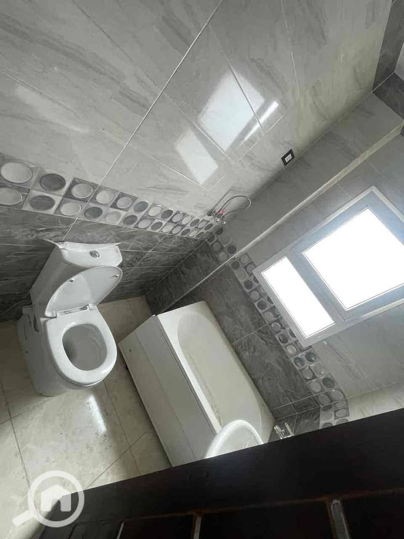 14 73c3cd7a-a479-48f3-bf8d-ef307a805dfd. jpg