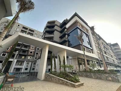 محلات تجارية  للبيع في المقطم، القاهرة - محل ٧٥ متر كمبوند بيانستر الهضبة الوسطى الحي الثالث - المقطم من المالك