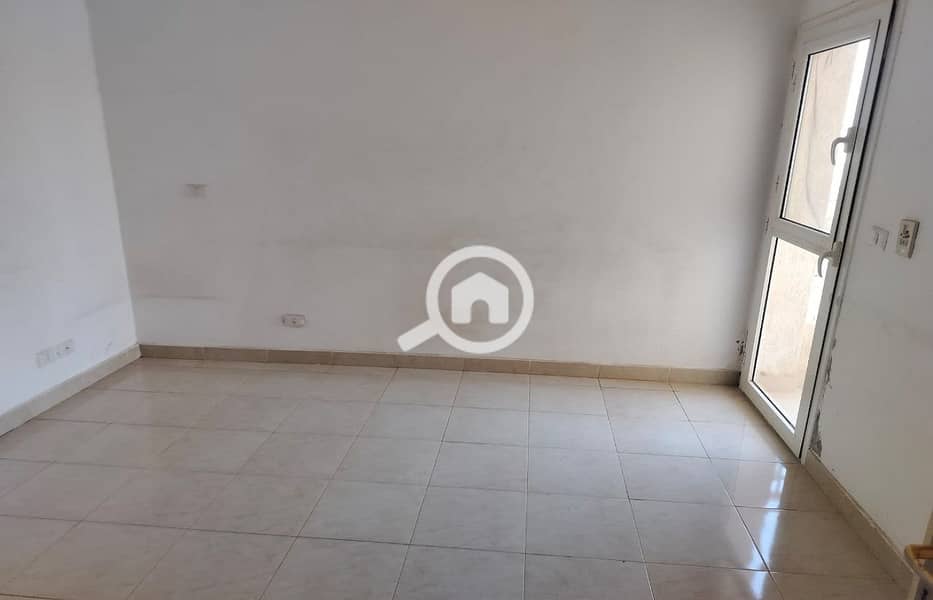 11 4798a41d-4229-4252-8efe-5c9d81f7d87e. jpg