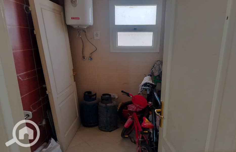 24 574ac1e7-664f-4560-bc81-5362a7012470. jpg