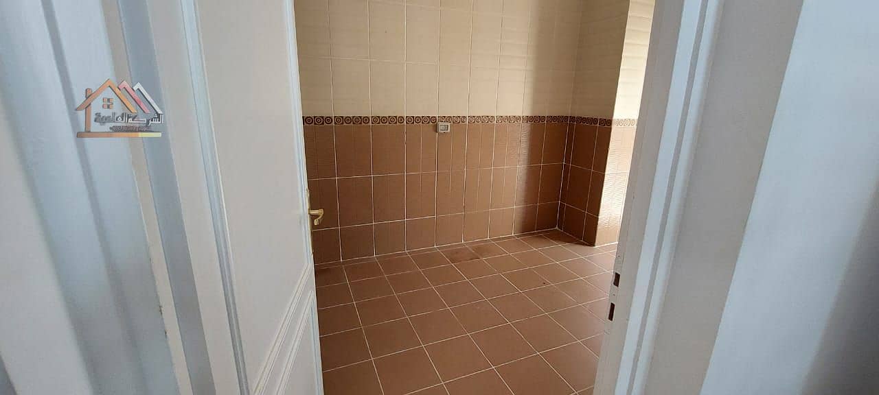 4 3245ccc7-e661-45e2-a295-c250e9e39490. jpg