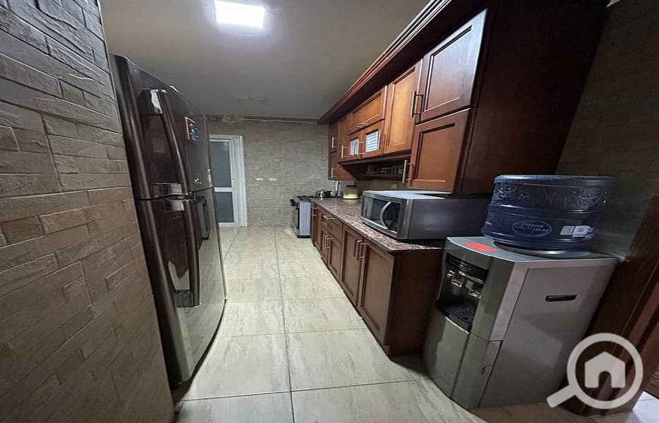 11 c806351a-49e2-4673-a7a5-a90403fc371c. jpg