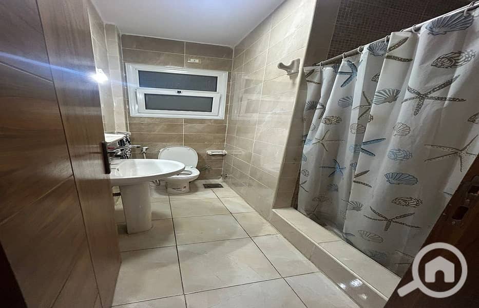 21 53029bdf-dc35-46b1-aa86-ed676eb43ab4. jpg