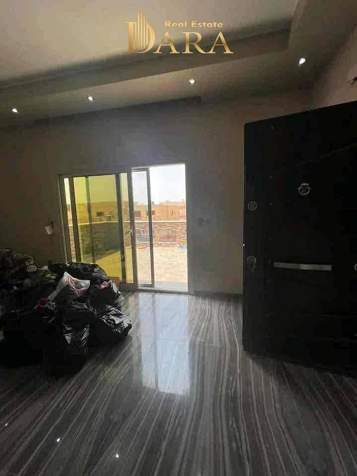 8 e3b63bb8-f9e6-48df-8bc3-68e39a388cfd. jpg