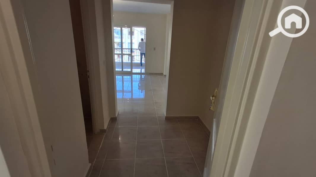 12 f466a85f-c95b-46c0-8bfe-19f61926e1e5. jpg