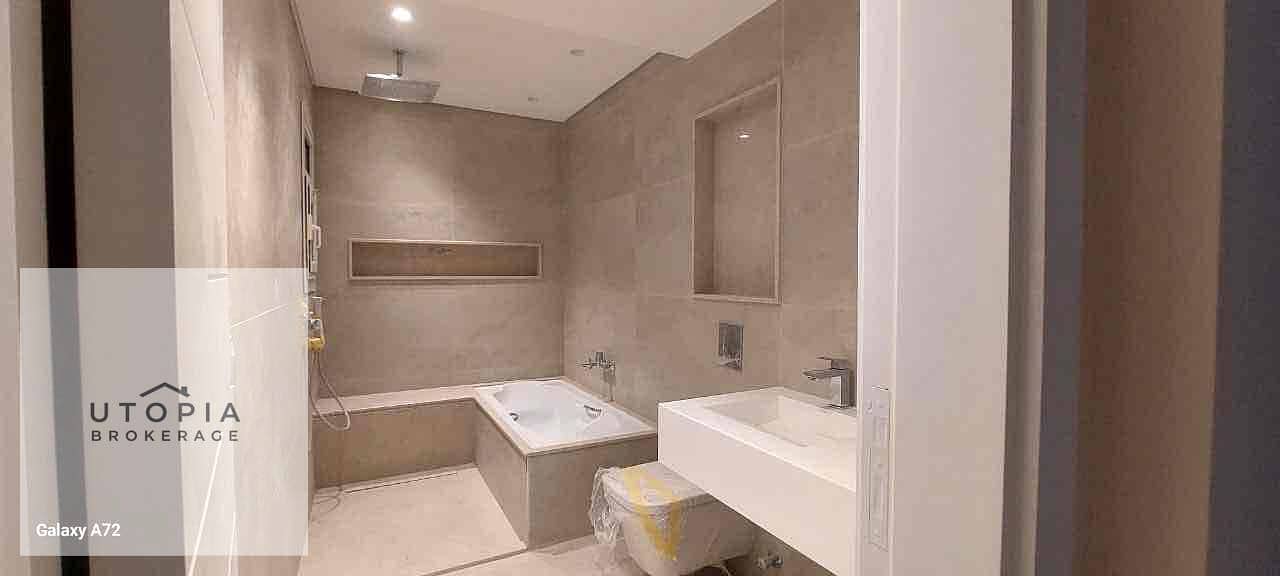 2 9999c1ae-1b4c-4b29-a83e-fee9e54b9f60. jpg