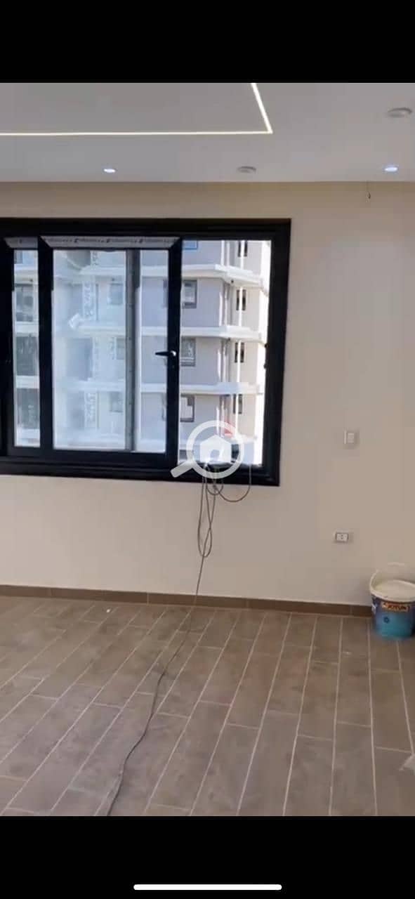 4 094aca17-7927-4bb6-9ea7-3d10c4f5c2b4. jpg