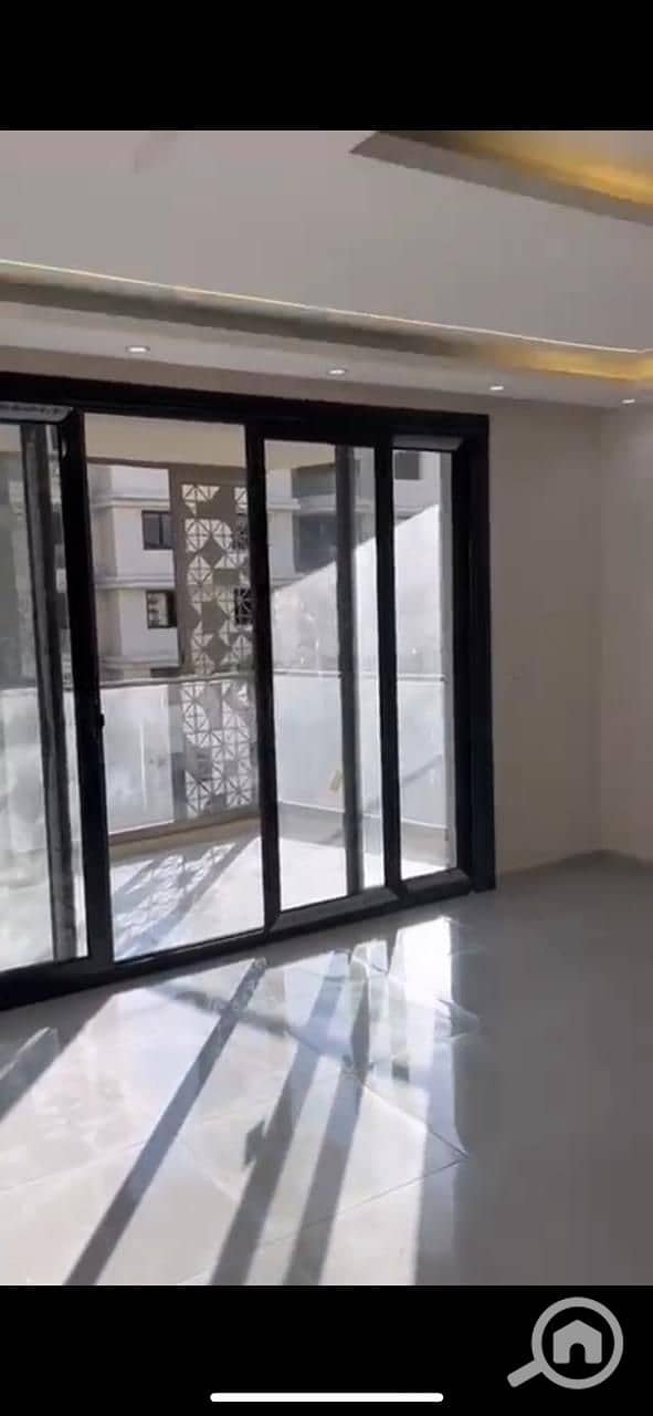 8 a4f15224-05a2-45c7-badd-8d0cab0dcab7. jpg