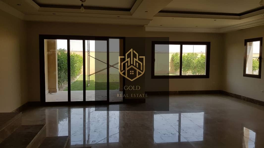 4 e247e7ec-caf8-43d7-ae21-3934d368595d. jpg