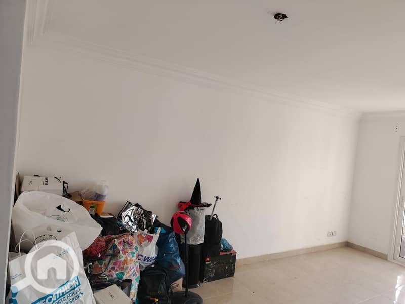 4 8c16d1f8-01f3-4b65-a9fb-192291658860. jpeg