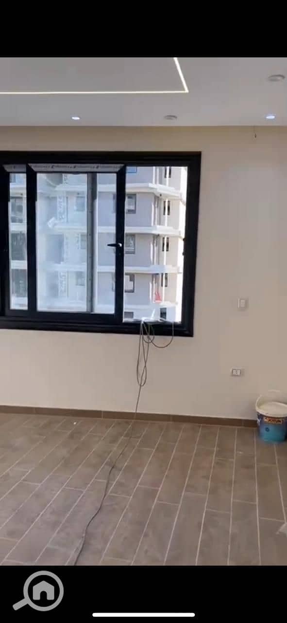 4 094aca17-7927-4bb6-9ea7-3d10c4f5c2b4. jpg