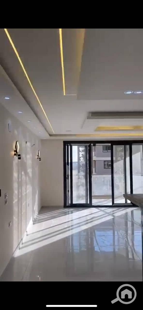 5 260fd60f-0602-44d0-b356-e56e3d5b590c. jpg