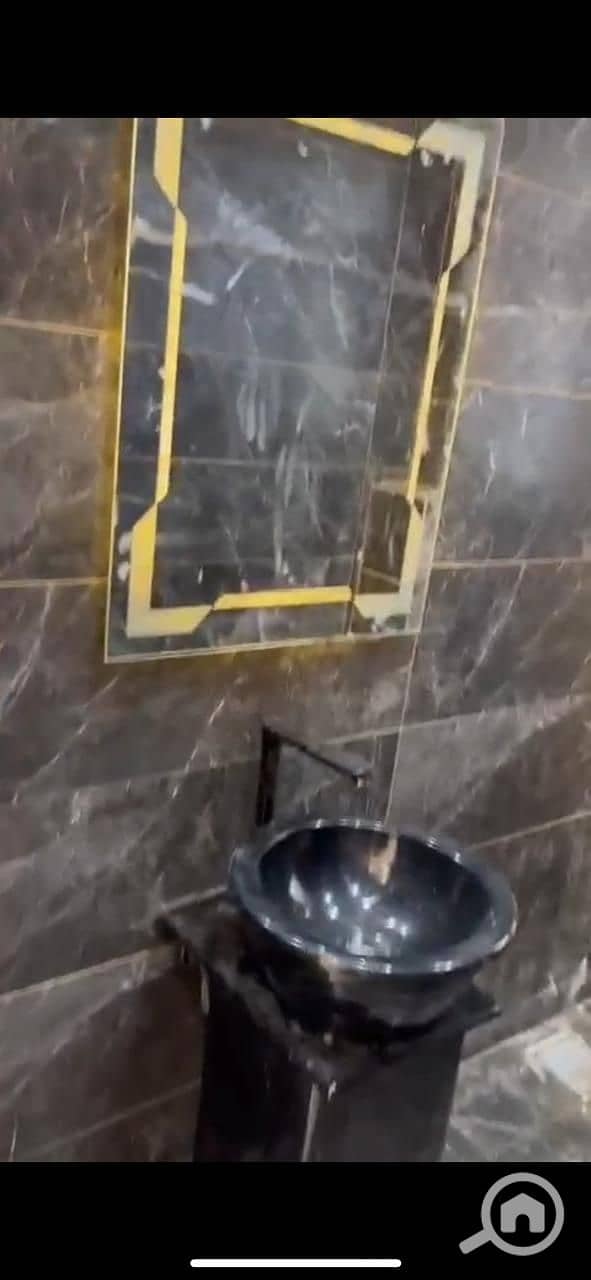 10 f27eabc7-0b2d-4b89-a08d-60674ba51315. jpg