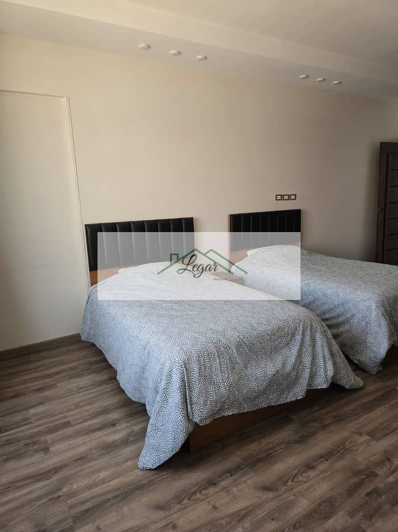 2 03de3dfd-e761-47ba-a141-15fe5cc9d031. jpg