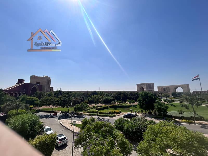 12 f5c0e5e5-9e9e-4930-b512-c13fb797132a. jpeg