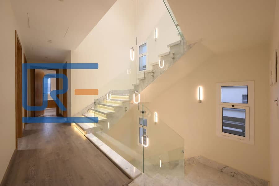 7 61bf21d0-64db-43f7-b0ce-3b5862f60e02. jpg