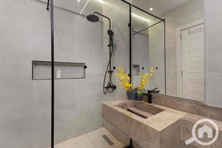 18 4b097303-a079-4074-b035-67a0b2f139d3. jpg