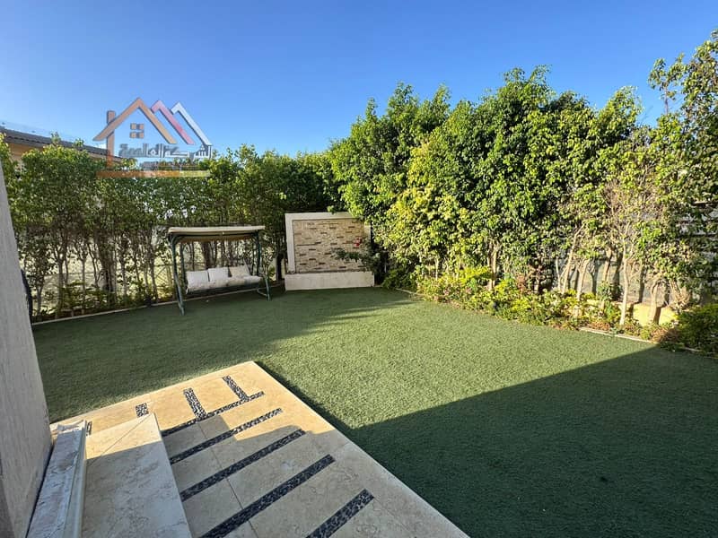 38 855d1092-37b0-4cba-b559-5efe93065920. jpeg