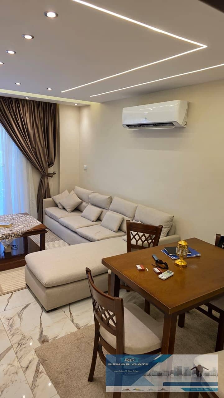 2 a3dba3f5-995a-49d0-8ef6-c483b0f6a79c. jpg