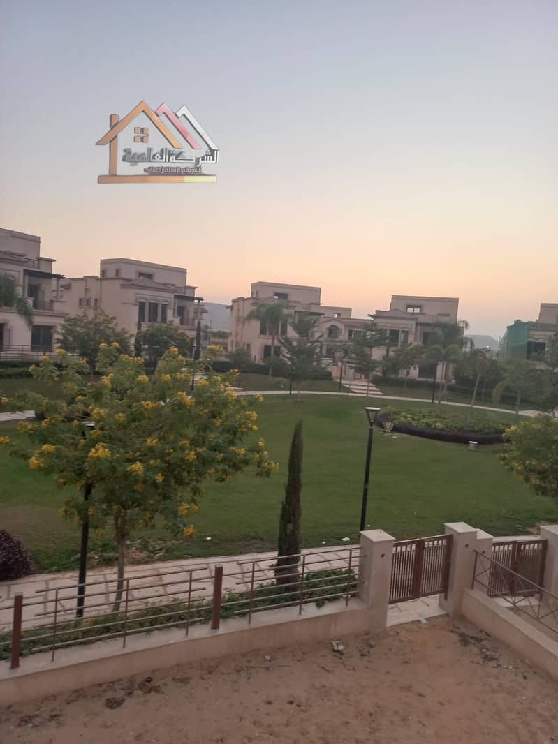 3 0009781b-4994-44af-8e41-8cf042ba23c4. jpg