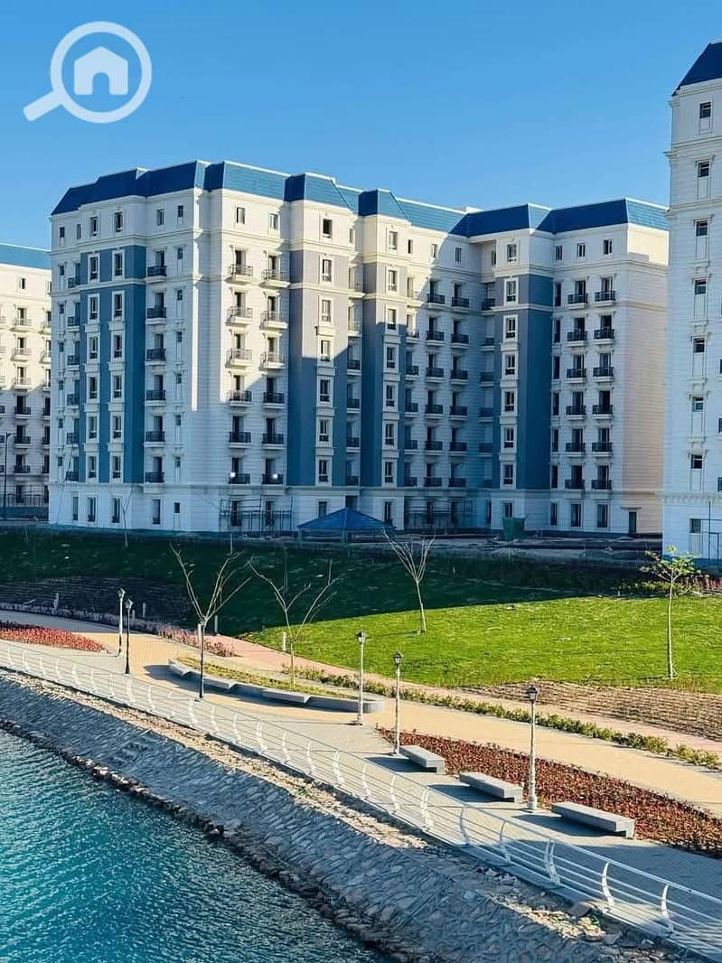 10 5918f40e-5a41-46e5-bf24-4f7ef6149e46. jpg