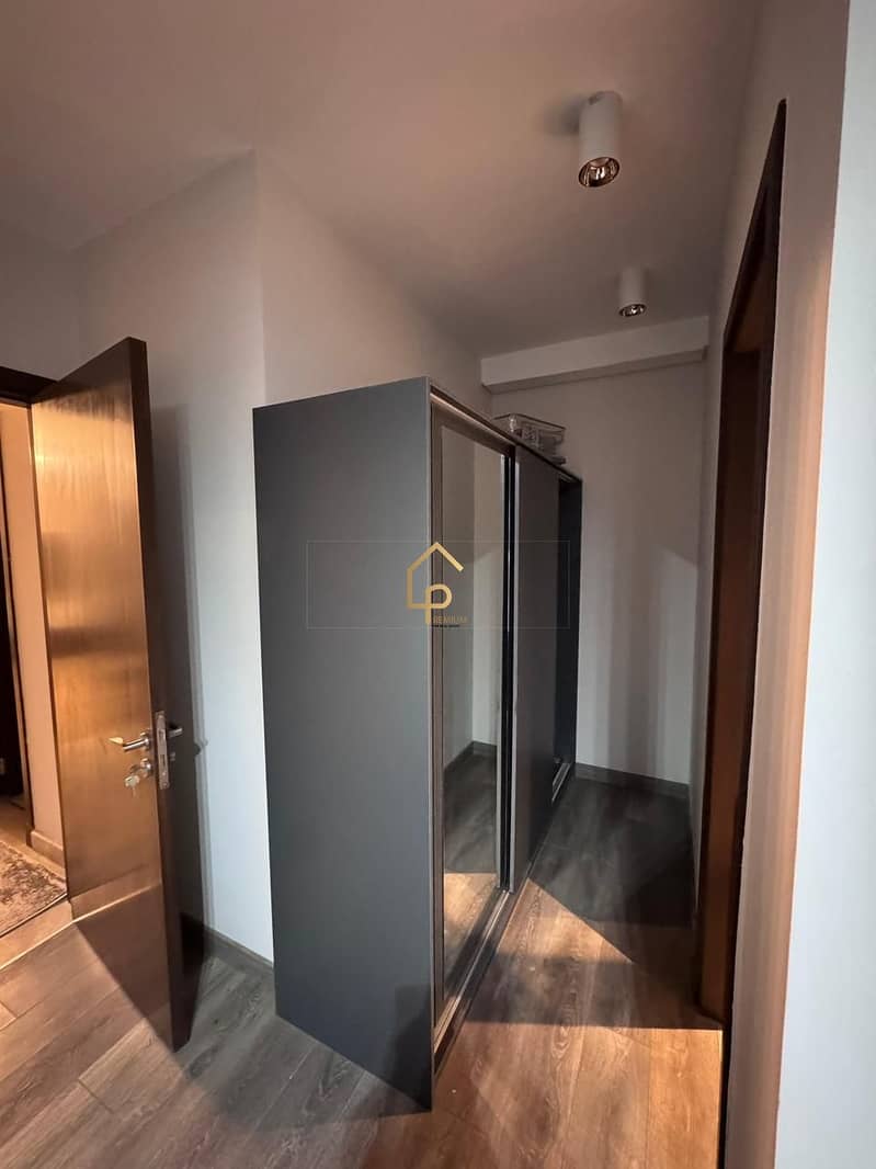 9 8755bb81-8081-4912-8e23-50289fbb2262. jpg