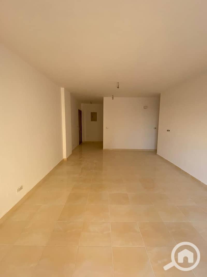 2 c25bb483-12f1-42a1-aa44-5252b7e75c35. jpeg