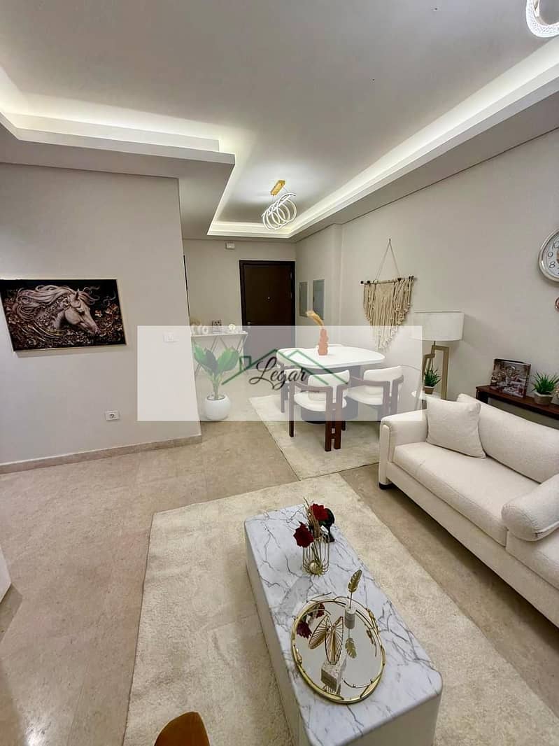 2 74e92796-dc12-4fd7-8a94-5fb0dd5b768c. jpg