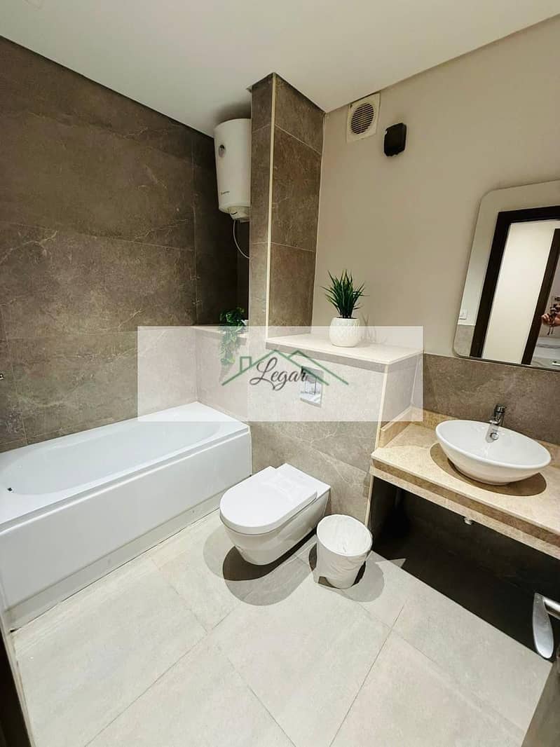 6 f28b5d4d-ec46-4fac-a612-564245fa32ae. jpg