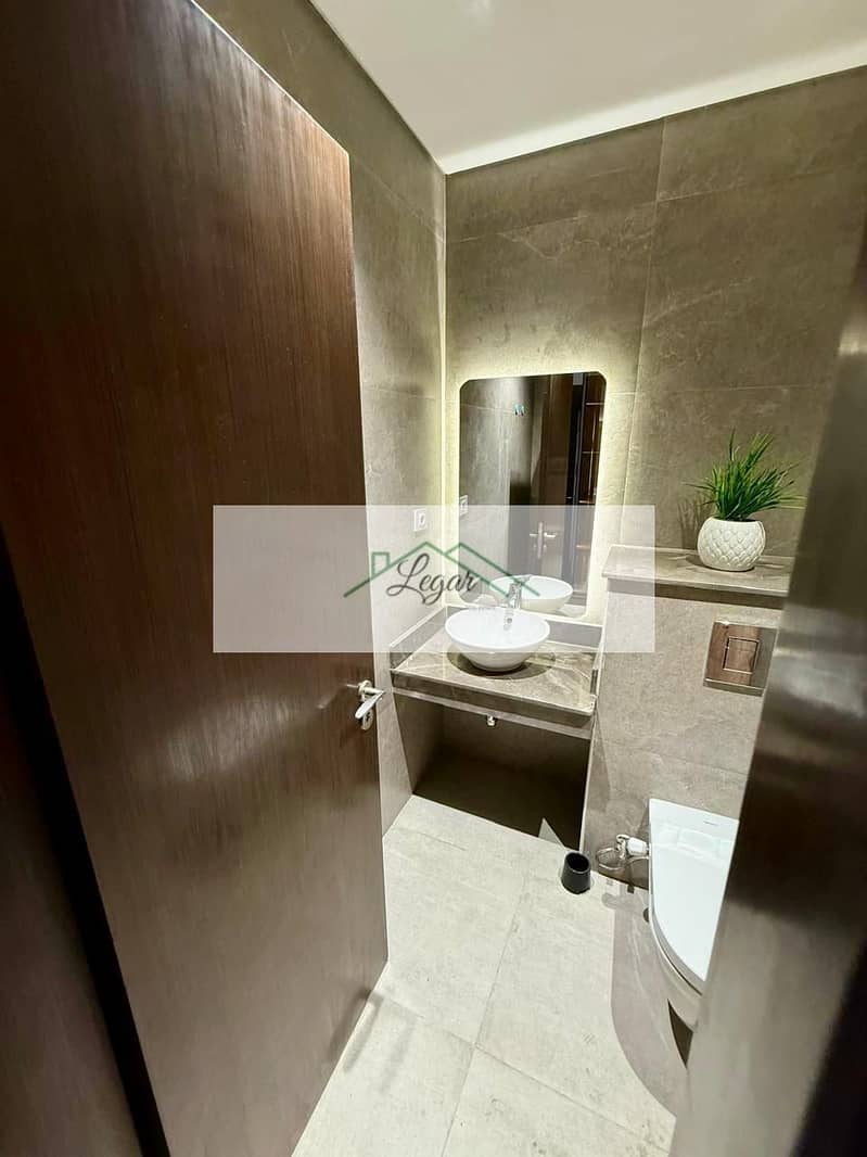 7 3d1c776f-20b8-4c8f-a0a4-0733eea62195. jpg