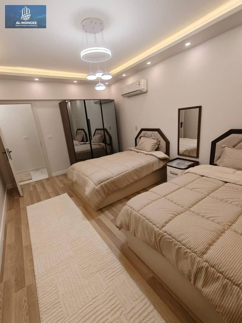 12 13e23a2b-4ce9-45d6-974d-3c2fb6c9f1dc. jpg