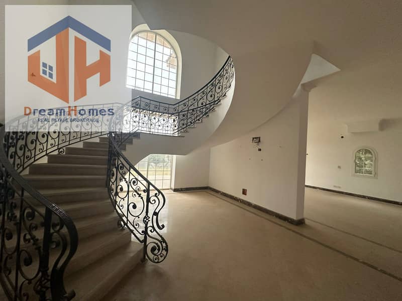 8 e6aece5a-c223-4cef-8742-049a34a315bb. jpg