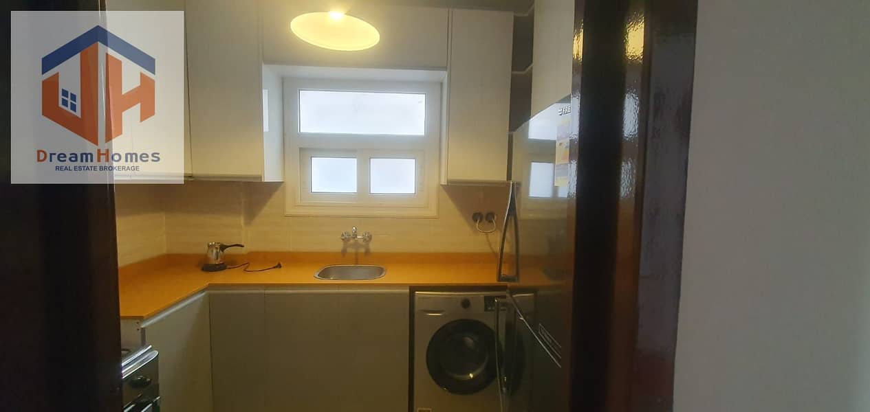 12 b6240958-5b02-45dc-ae83-6ddf3f4bdb67. jpg