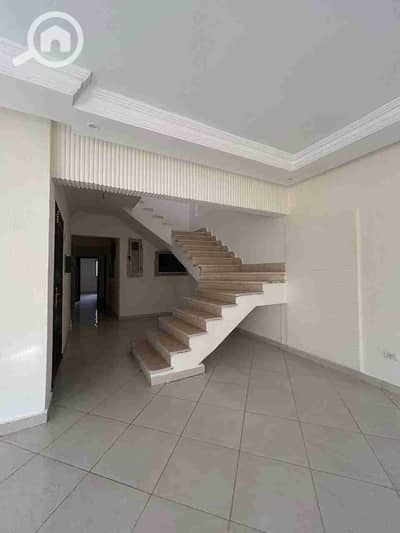 دوبلكس 5 غرف نوم للايجار في القاهرة الجديدة، القاهرة - IMG-20260126-WA0005. jpg