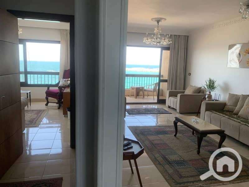 4 6c9bfc5e-ae8a-4ed7-8fb0-178b5c9f7e8d. jpg