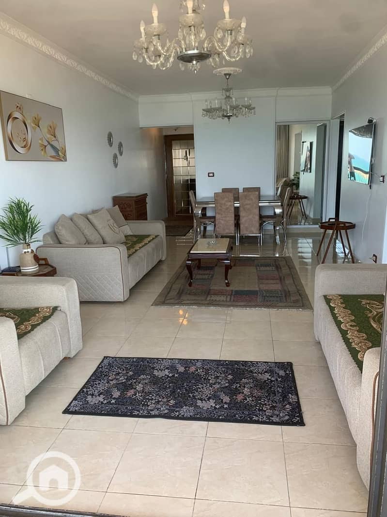 6 403b0d5a-1f70-45d8-a6f3-05bc5611de49. jpg