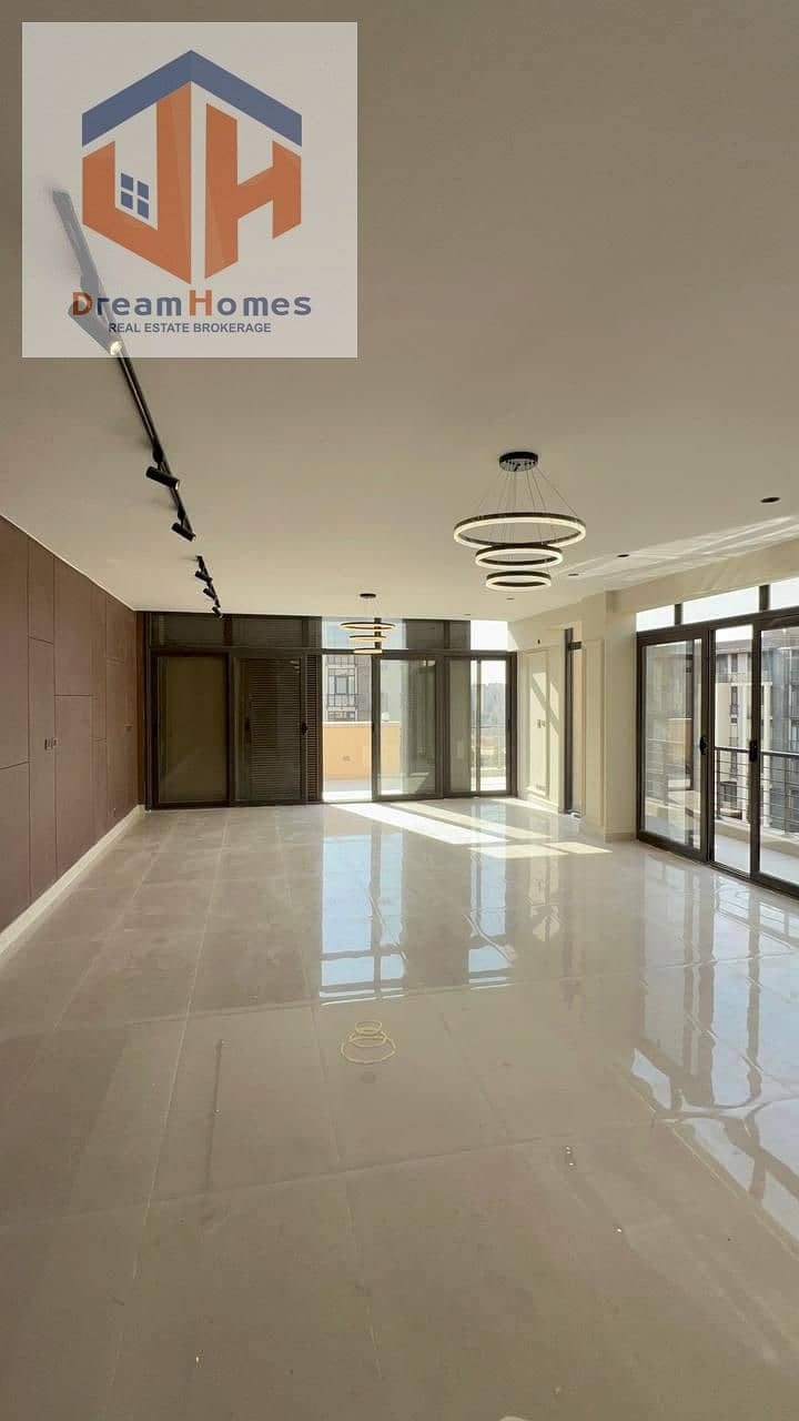 4 4159d482-f5a2-4a26-b4b1-bdd13a62f9da. jpg