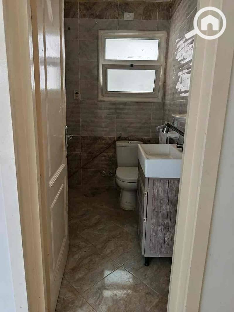 10 2b8e7ddc-21ee-4092-a467-2fb30c91b7c2. jpg