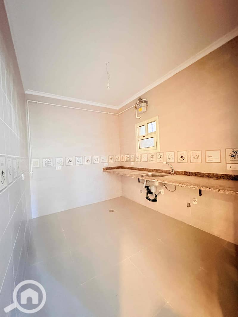 8 86cb3f31-33c8-44ce-8d64-d6e528ebac81. jpg