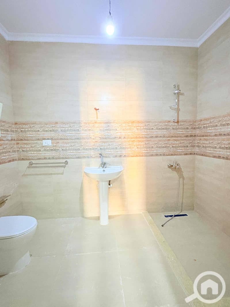 14 217d2635-4a77-41fb-8b70-af237dcca8e0. jpg